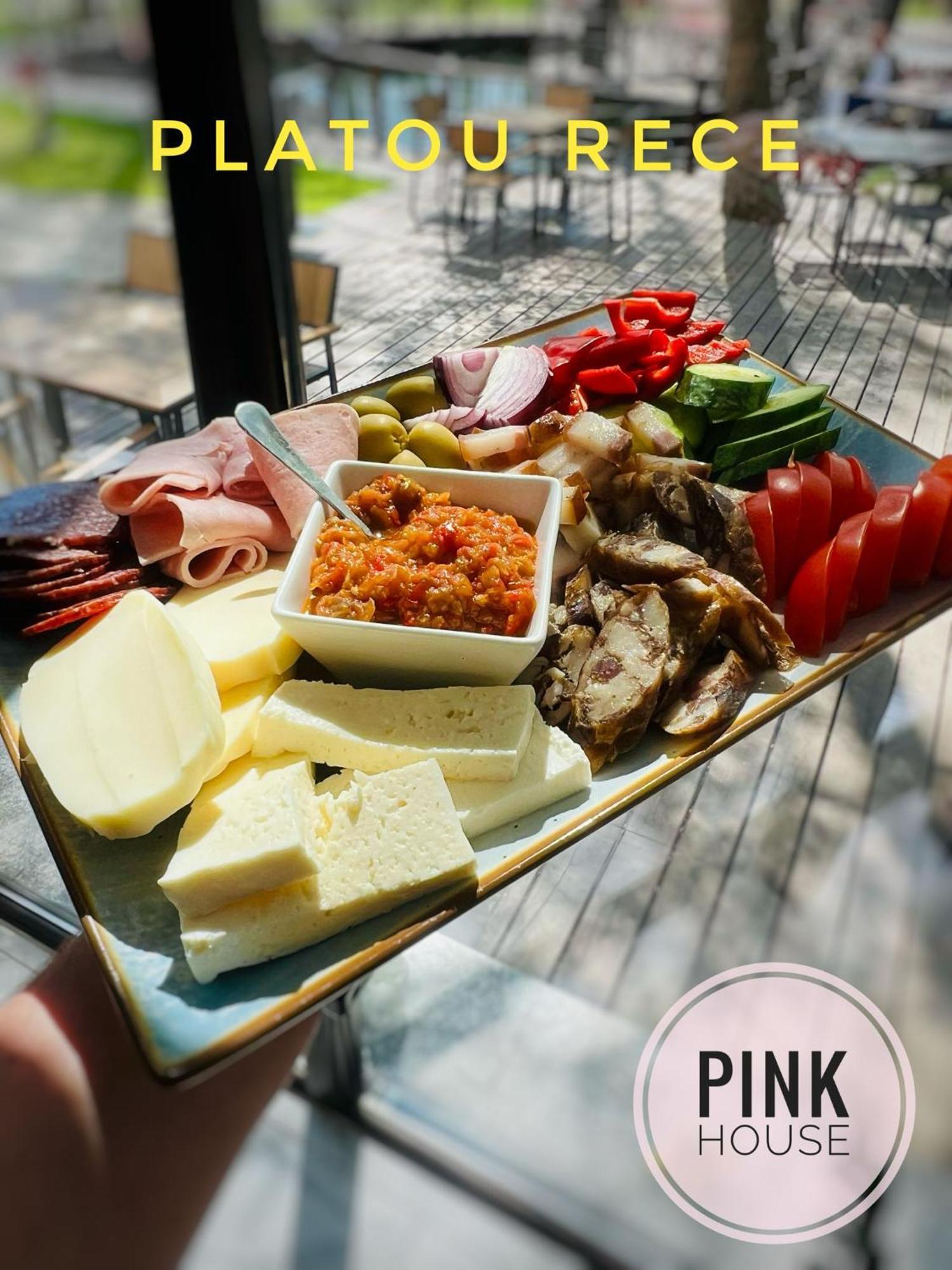 Pensiunea Pink House Runcu Hotel Runcu  Eksteriør billede